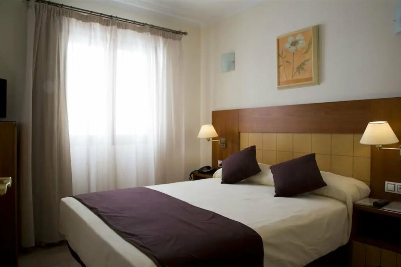 Фото Hotel Córdoba Centro