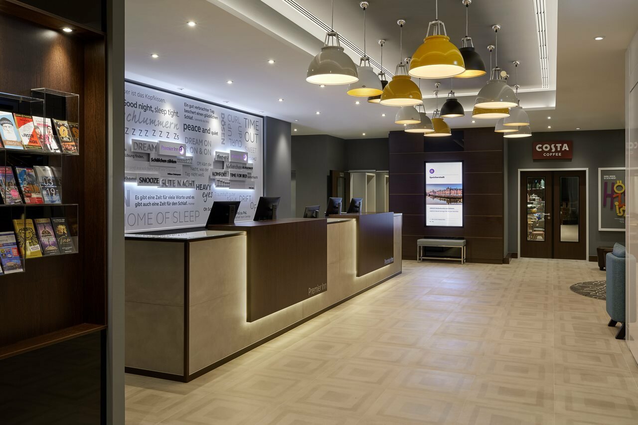 Фото Premier Inn Hamburg City