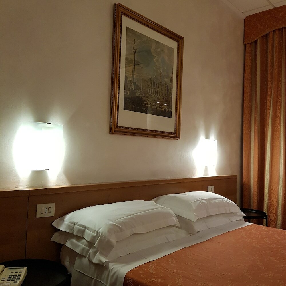 Фото Hotel Julia