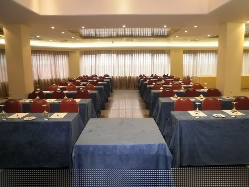 Фото Hotel Parquesur