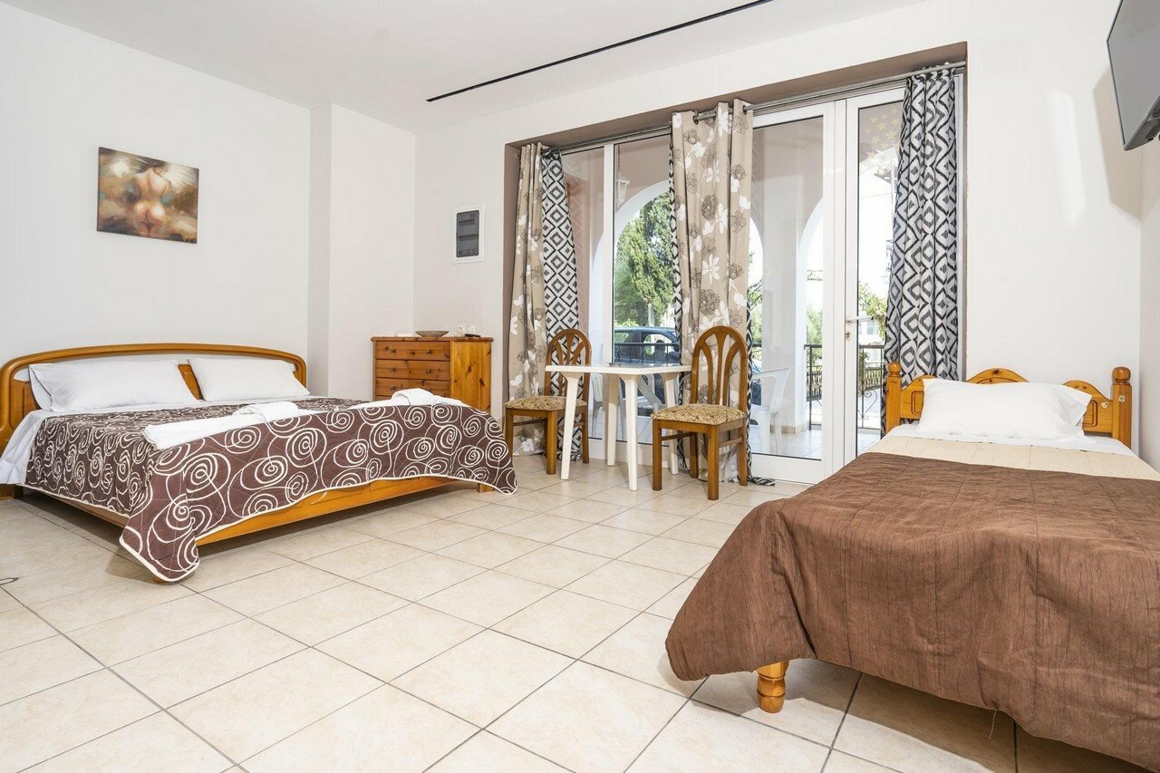 Фото Dionisos Apartments