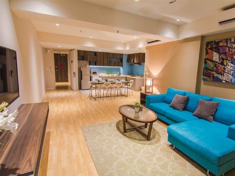 Фото D'Majestic Place by Homes Asian 1