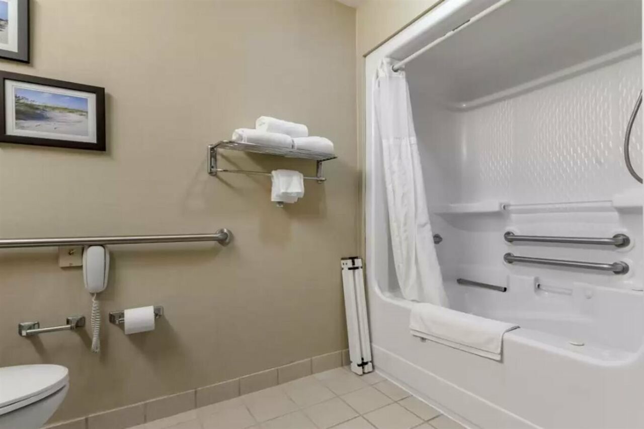 Фото Comfort Suites Myrtle Beach Central