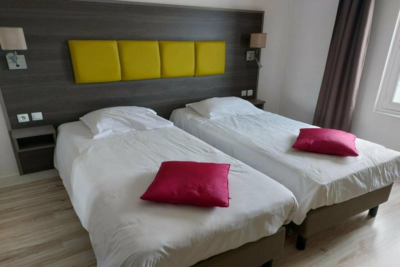 Фото Flora Hotel Apartments