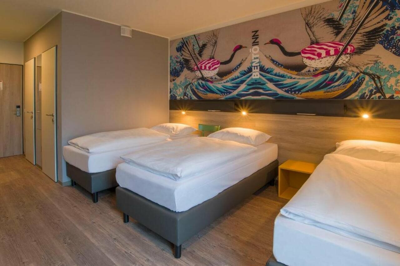Фото Ramada Encore by Wyddham Munich Messe