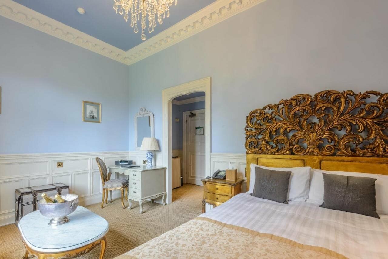 Фото Warren House