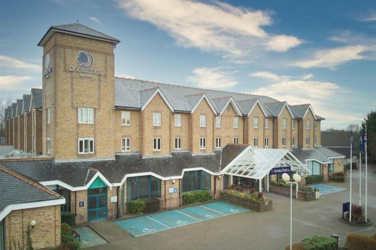 Фото DoubleTree by Hilton London Elstree