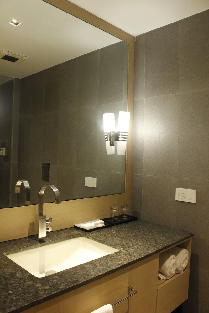 Фото Hotel Swati Deluxe