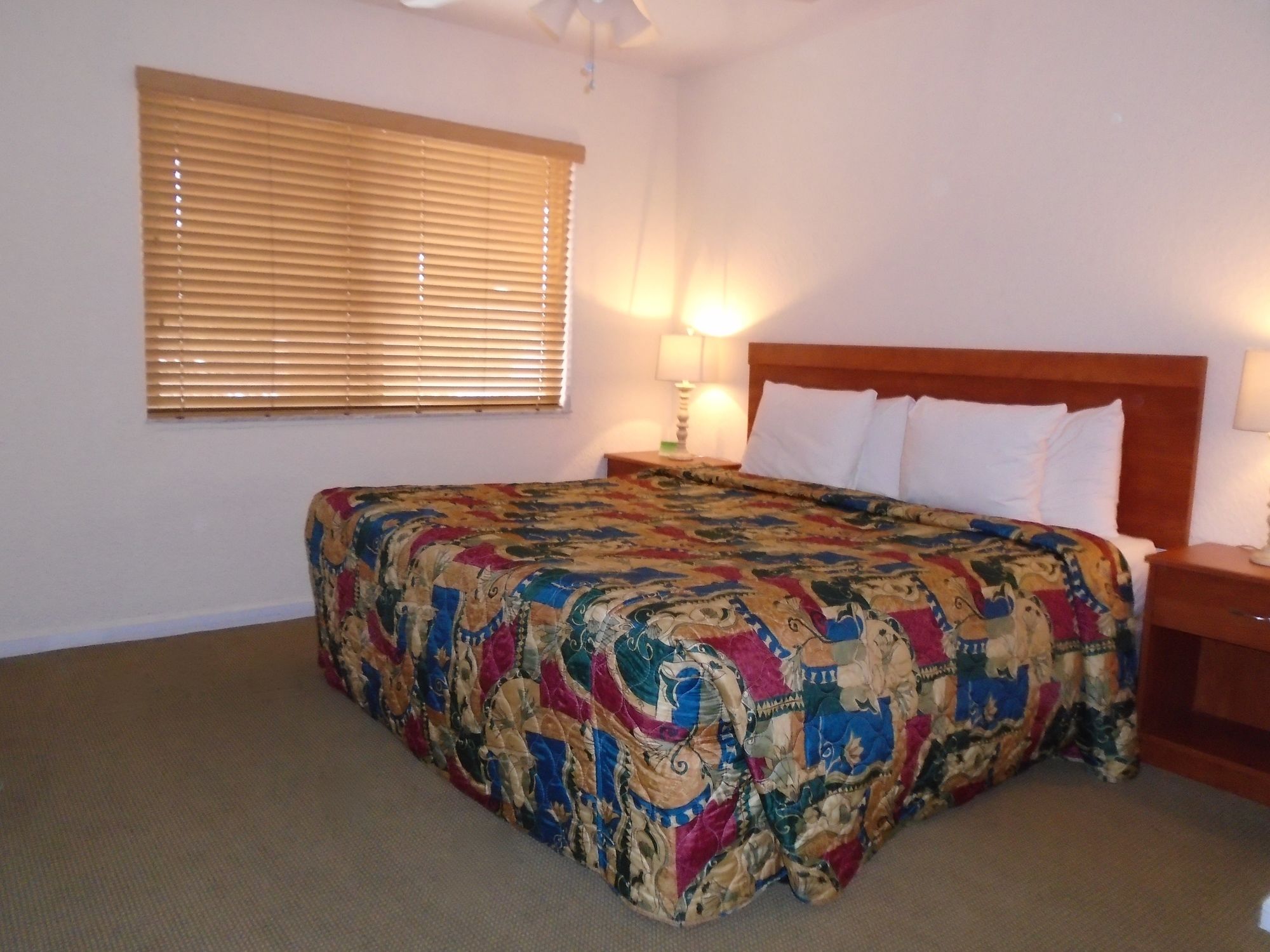 Фото Coral Key Inn