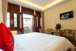 Queen Light Hotel (Hàng Bạc, 19), hotel