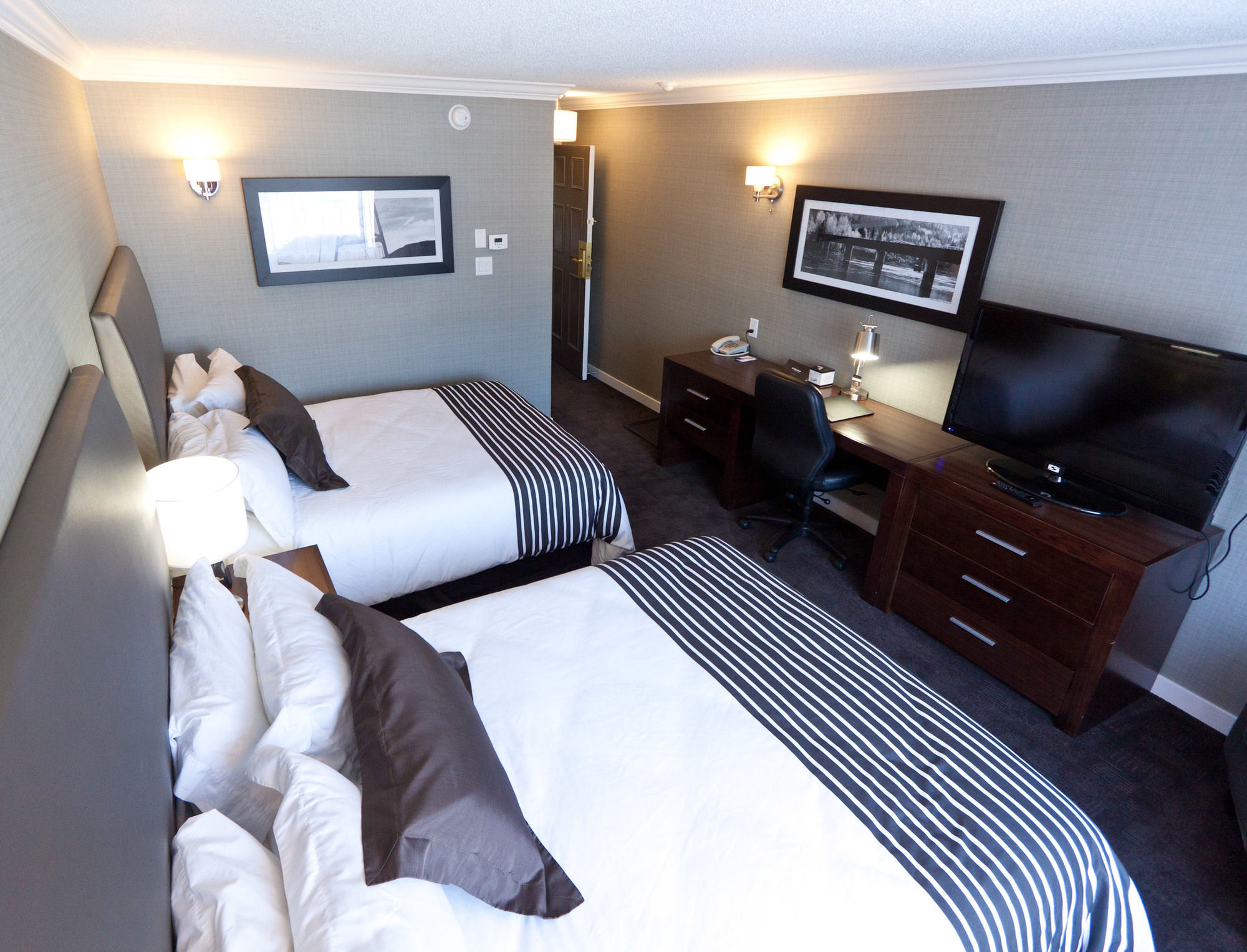 Фото Sandman Hotel Revelstoke