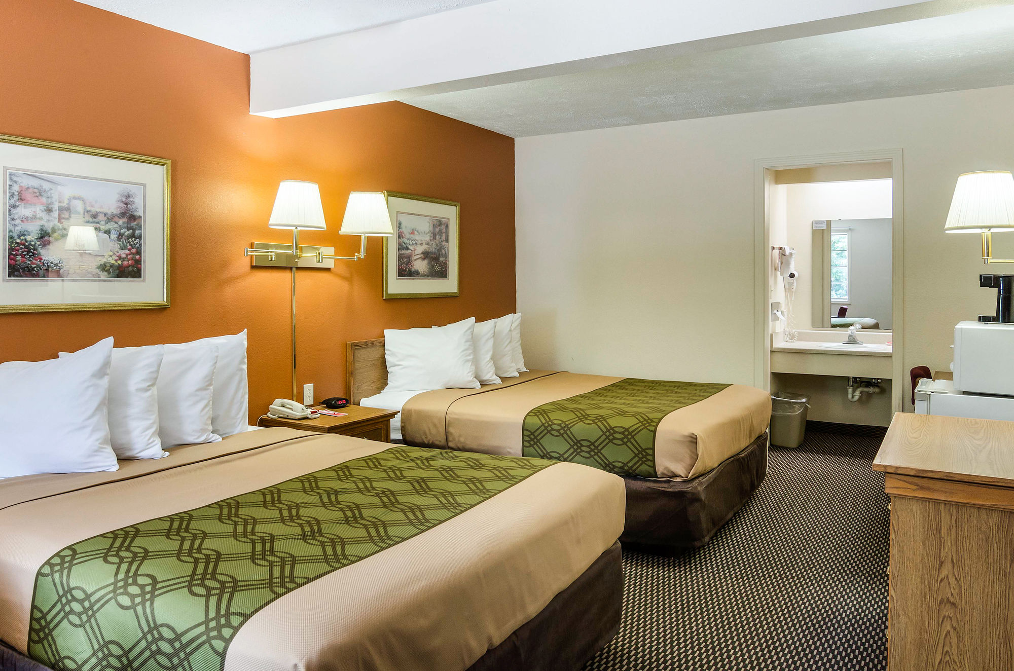 Фото Econo Lodge University