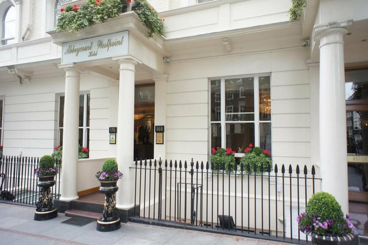 Фото Westpoint Hotel