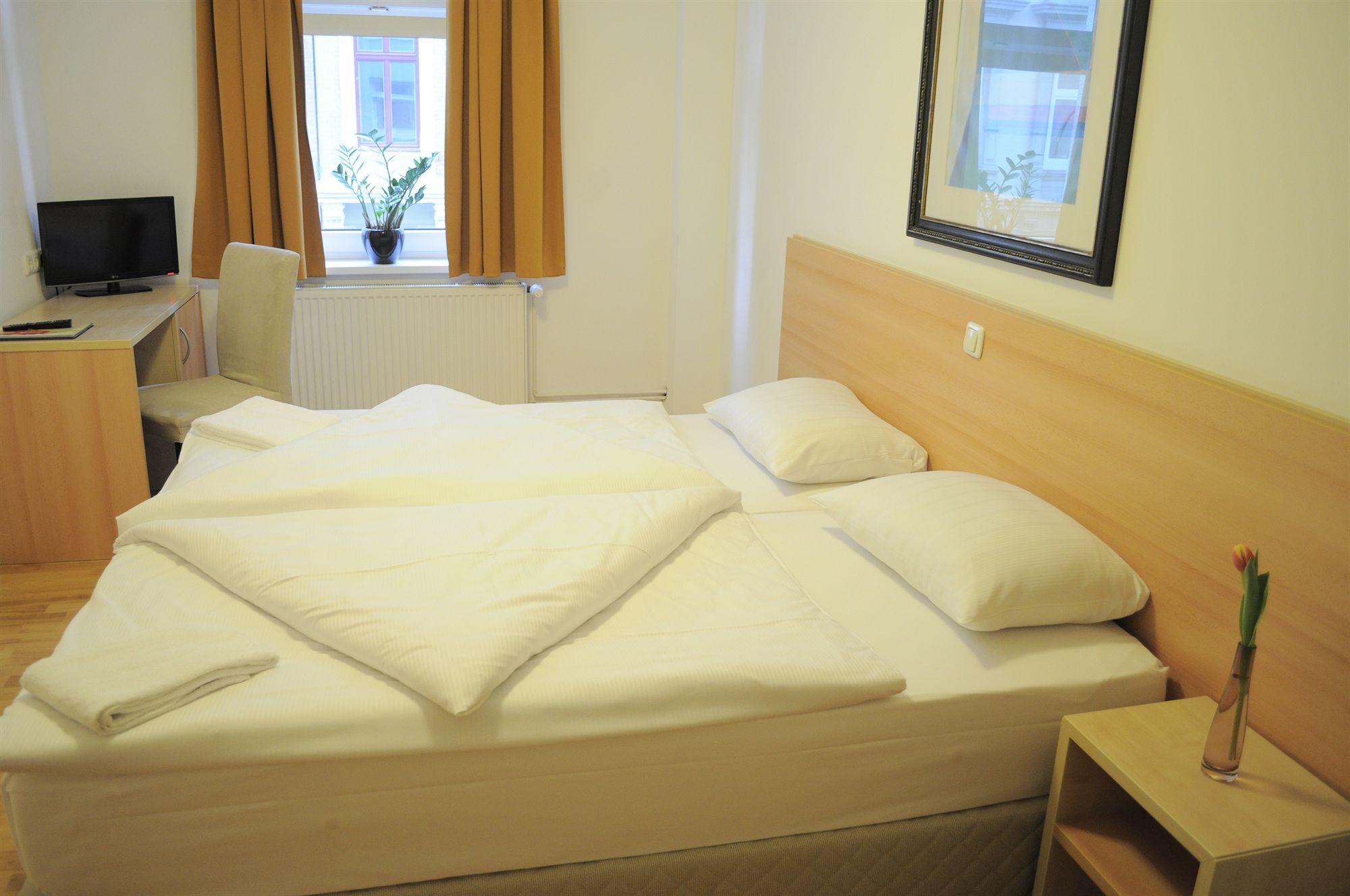 Фото Hotel Budapester Hof