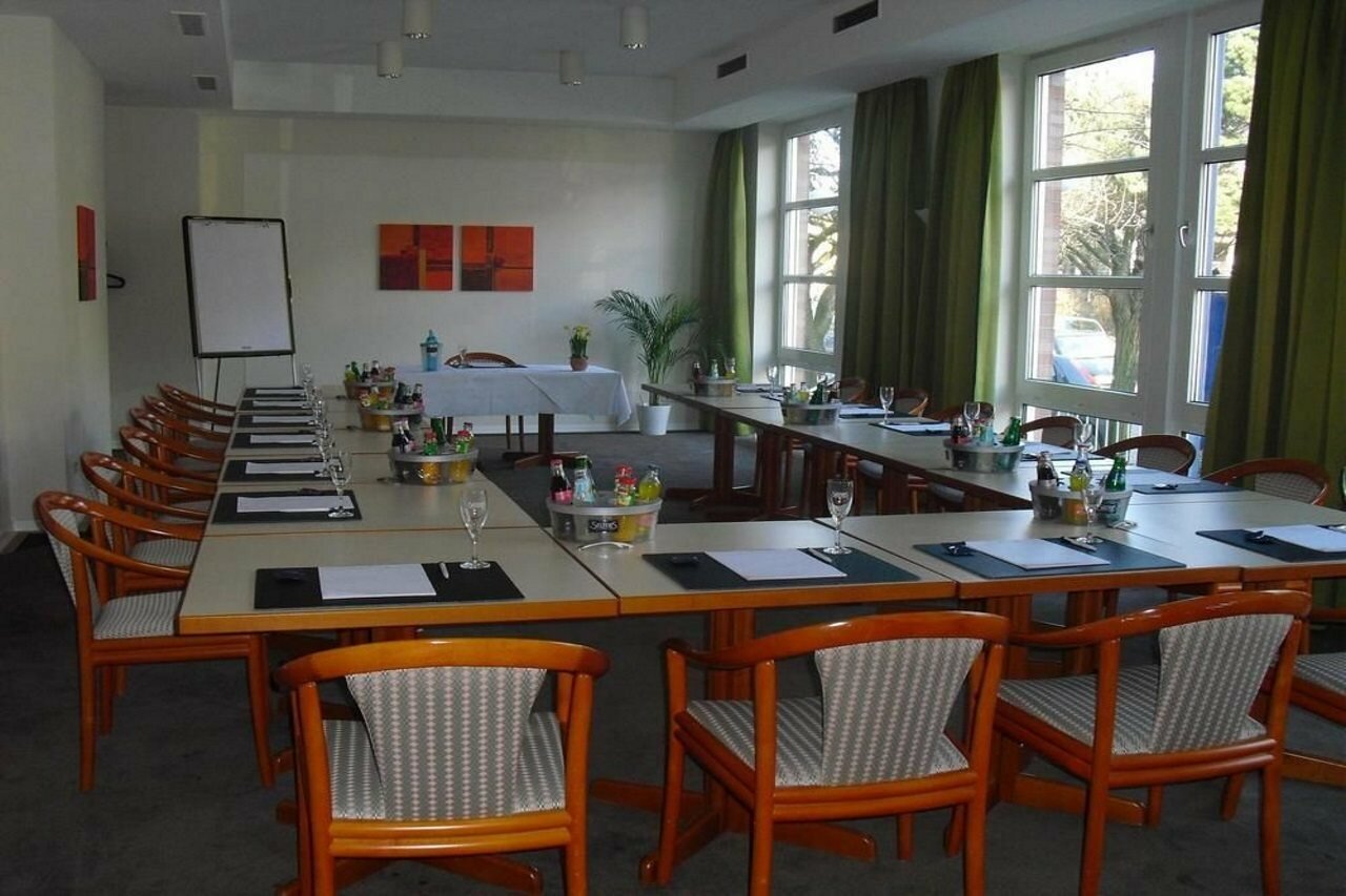 Фото Отель Hk Dusseldorf City