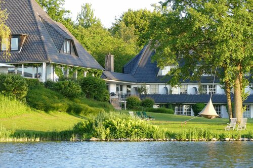 Внешний вид отеля Seehotel Töpferhaus в Альт-Дювенштедте, фото 1