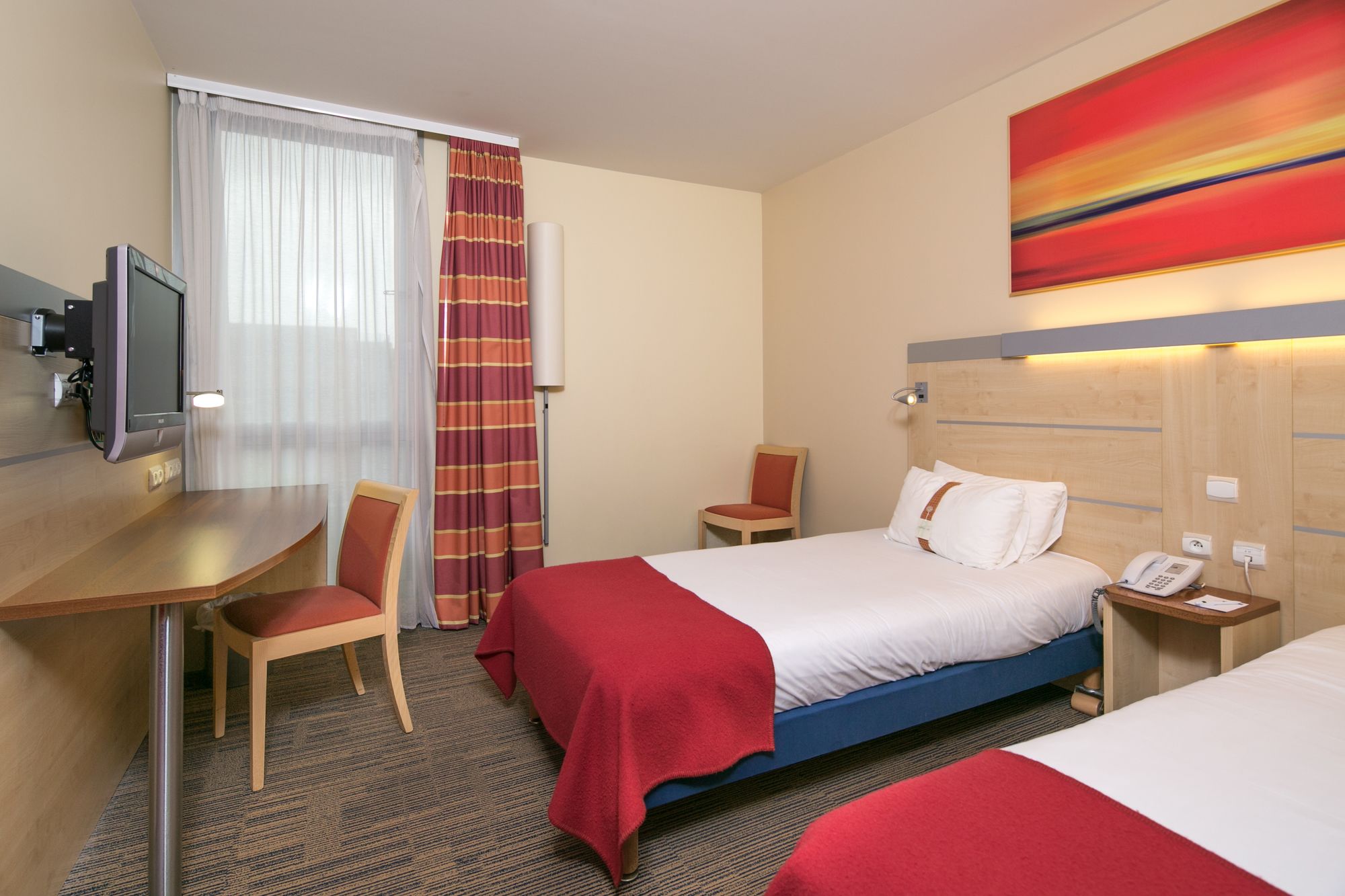 Фото Holiday Inn Express Saint-Nazaire