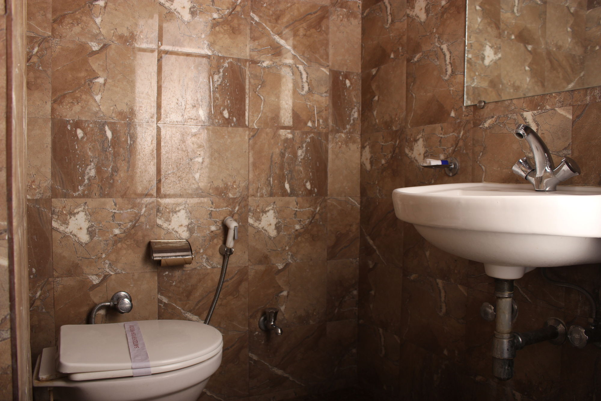 Фото Hotel Varuna