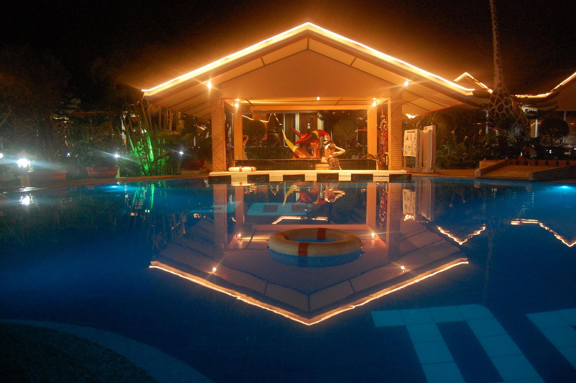 Фото Deep Forest Garden Hotel