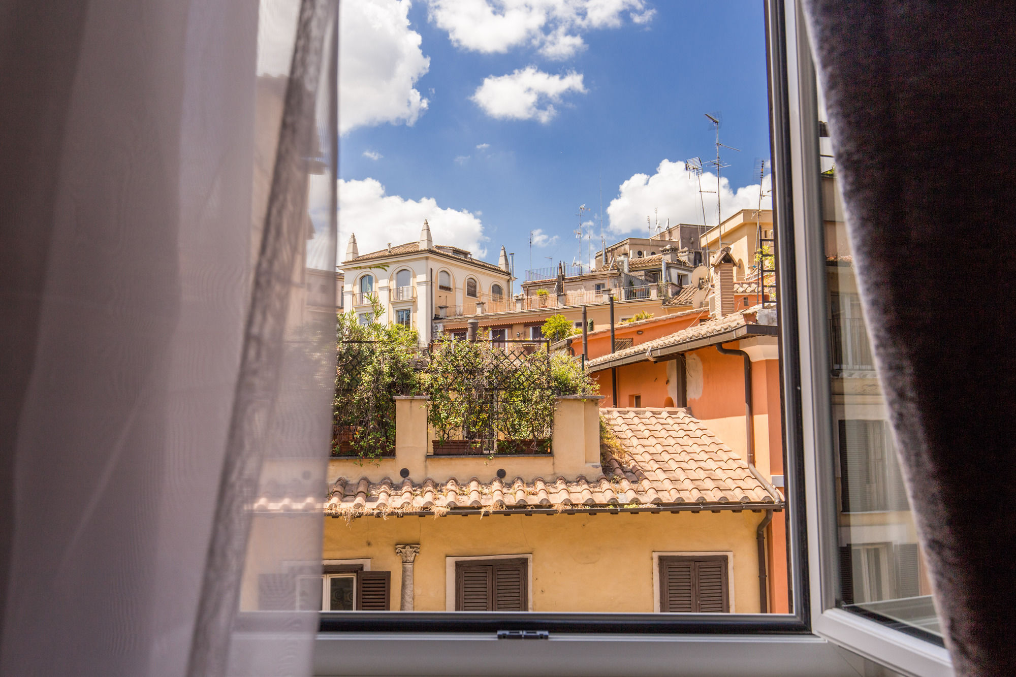 Фото The Bridge Suites