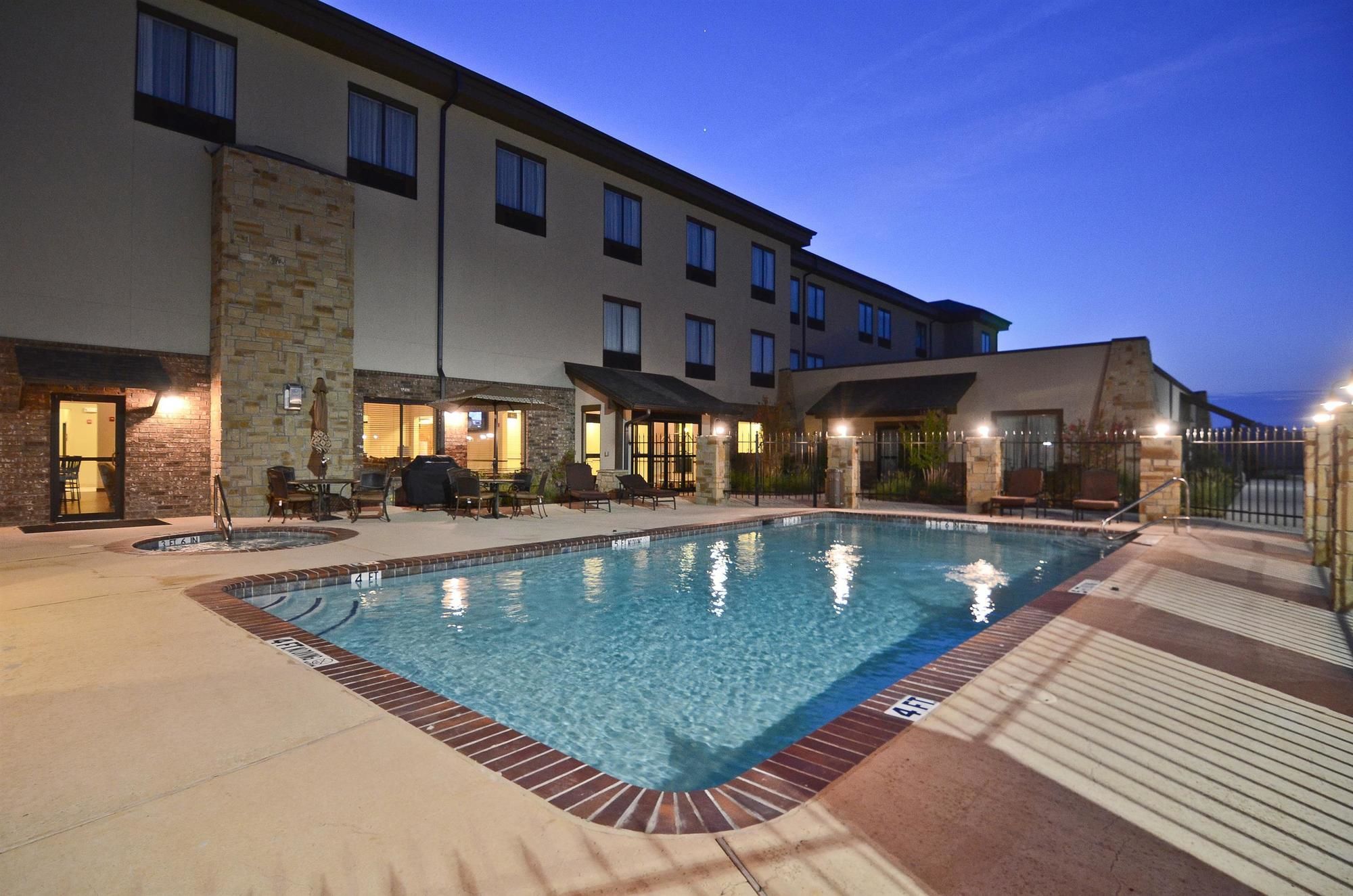 Фото Best Western Plus Emory At Lake Fork Inn & Suites