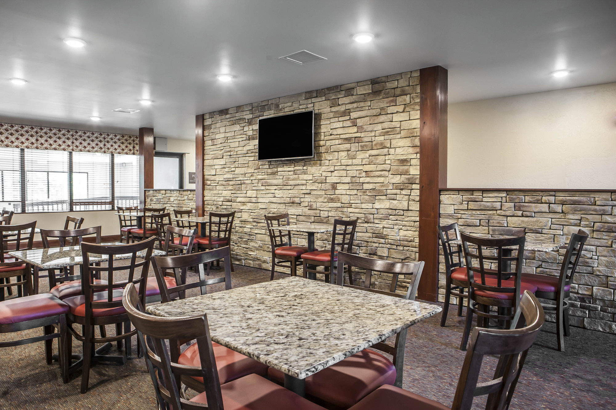 Фото Comfort Suites near Route 66