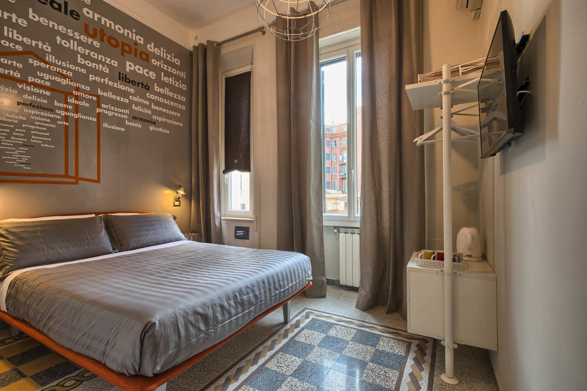 Фото The Pope's Window