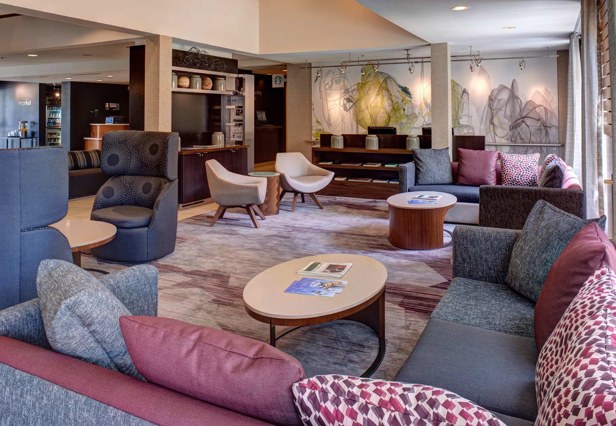 Фото Courtyard by Marriott Des Moines West Clive