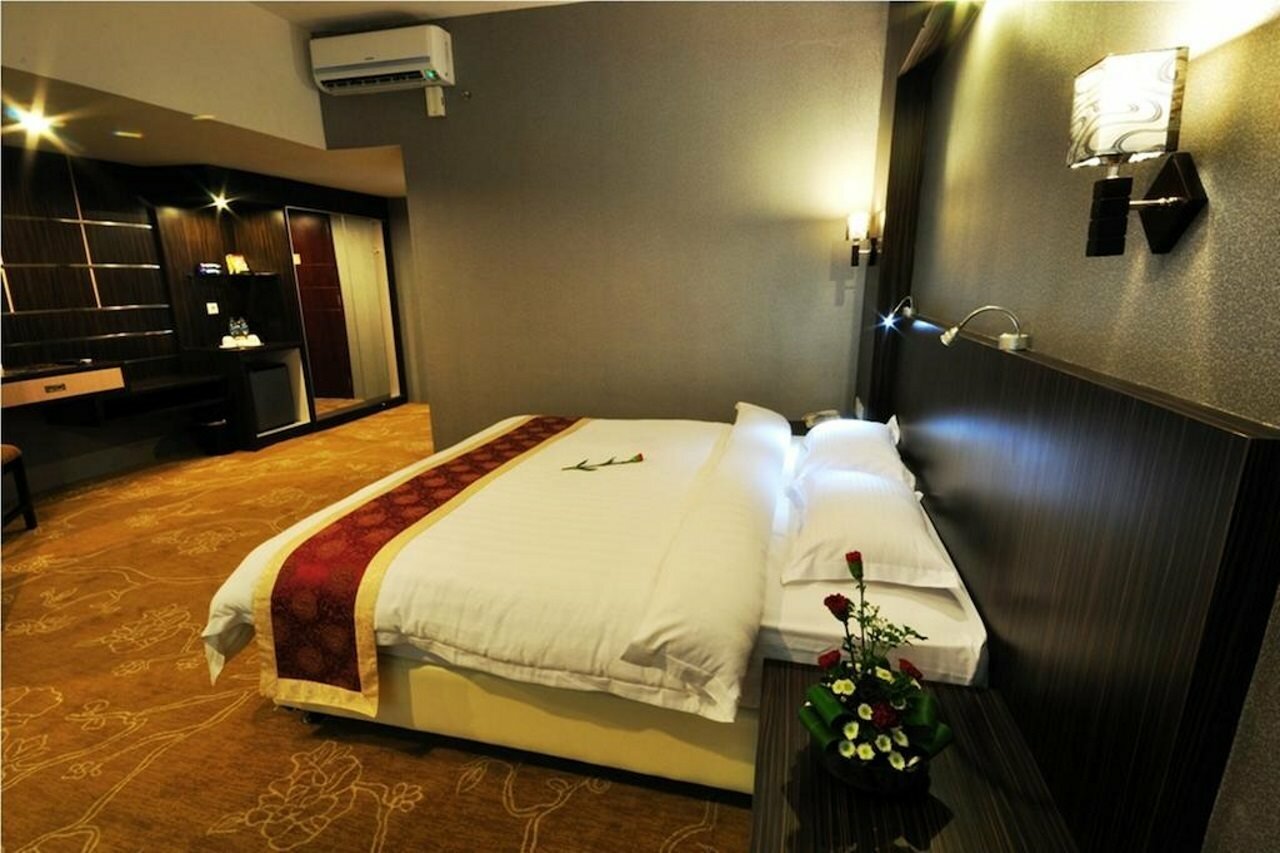 Фото Hermes Palace Hotel Medan