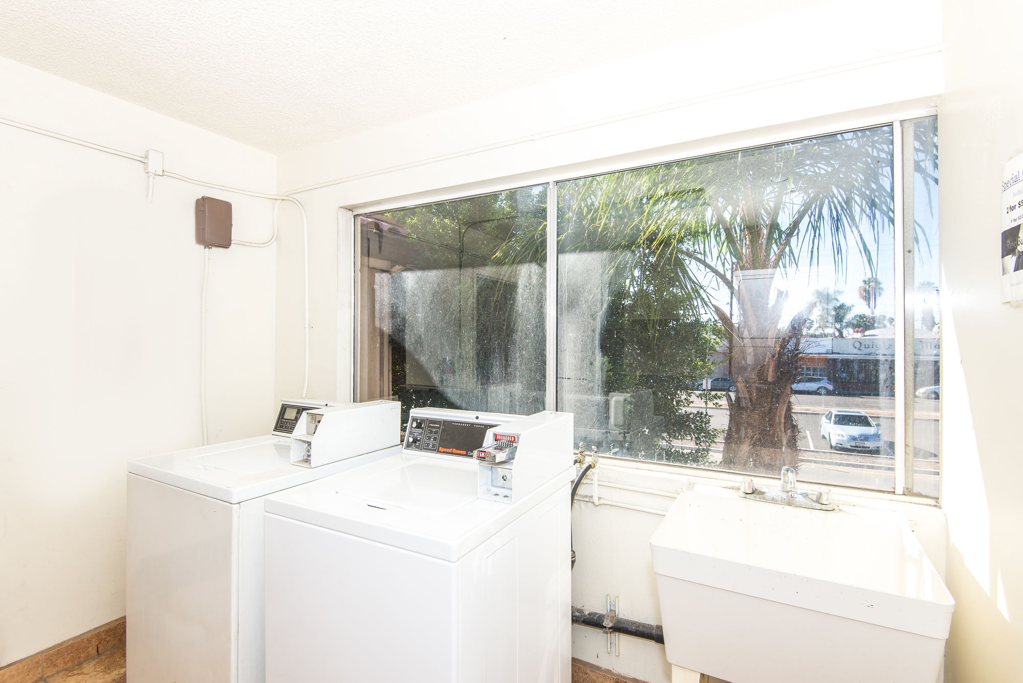 Фото Sea Rock Inn - Los Angeles