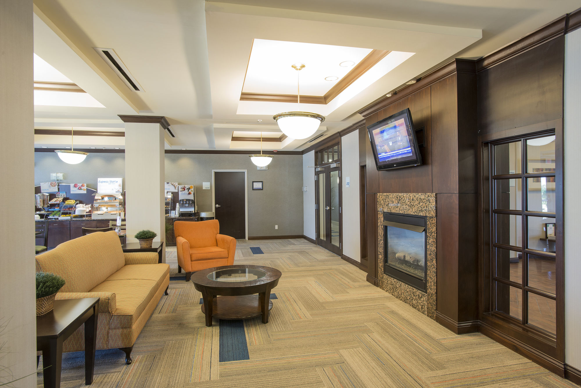 Фото Holiday Inn Express Hotel & Suites Richwood-Cincinnati South, an Ihg Hotel
