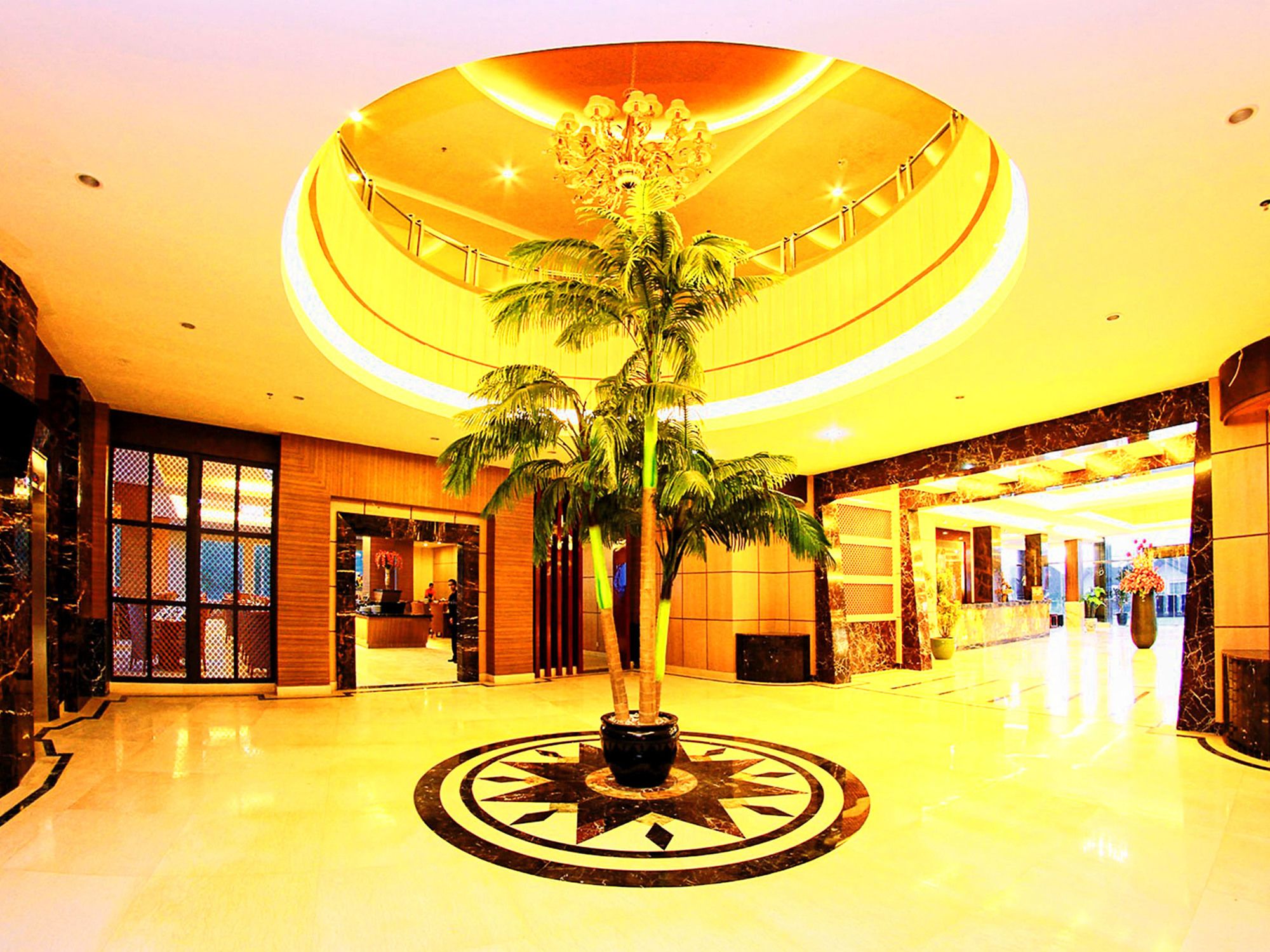 Фото Grand Rocky Hotel