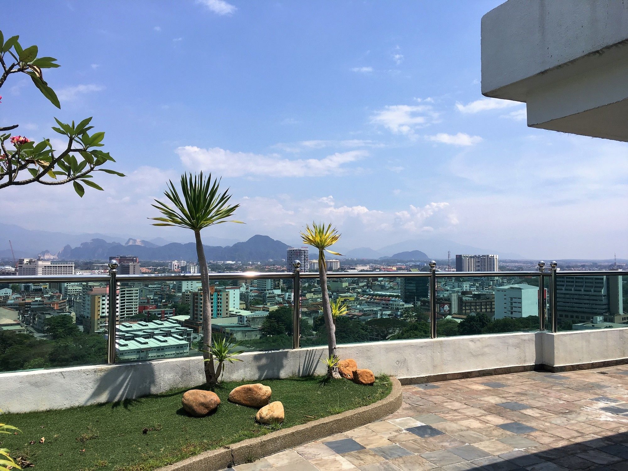 Фото Kinta Riverfront Hotel & Suites