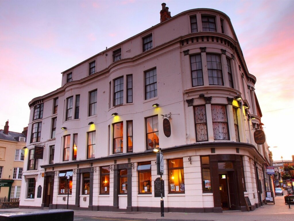Hotel Dickens Bar and Inn, Scarborough, photo