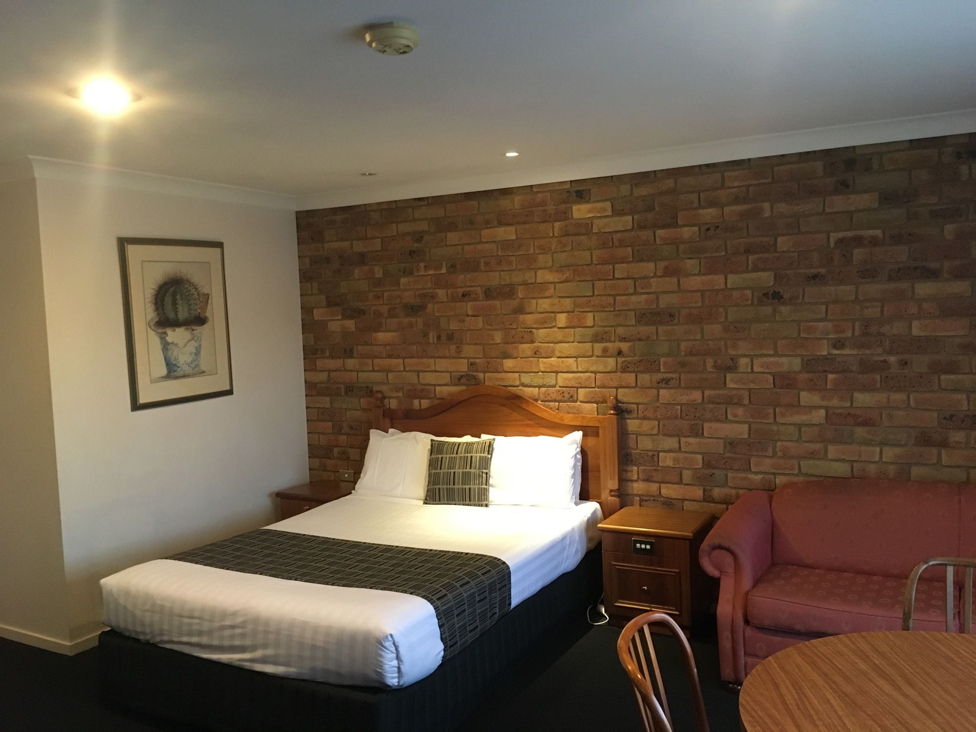 Фото Best Western Ambassador Motor Inn & Apartments