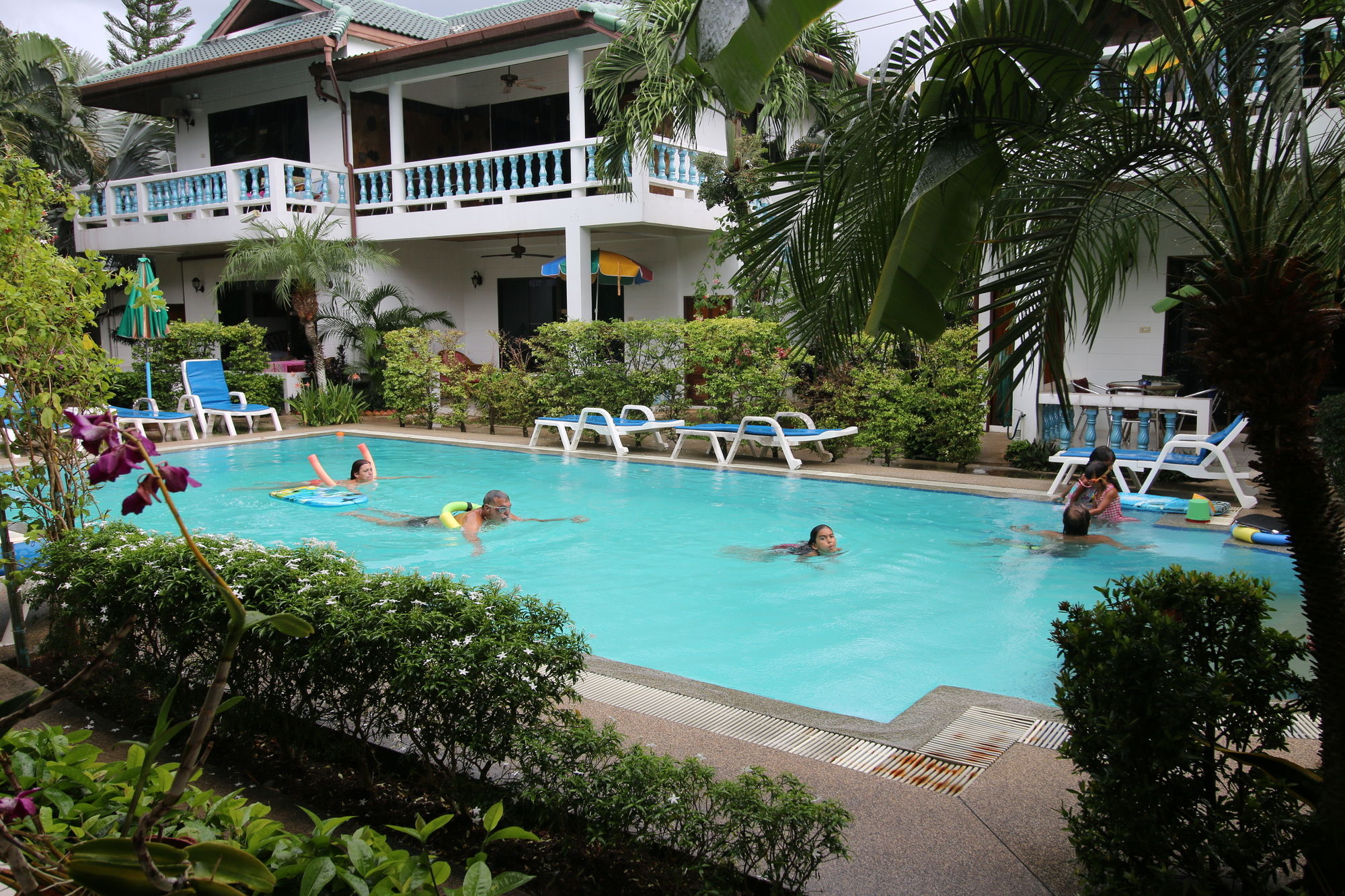 Фото отеля 1