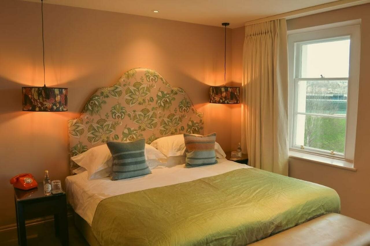 Фото The Bird, Bath