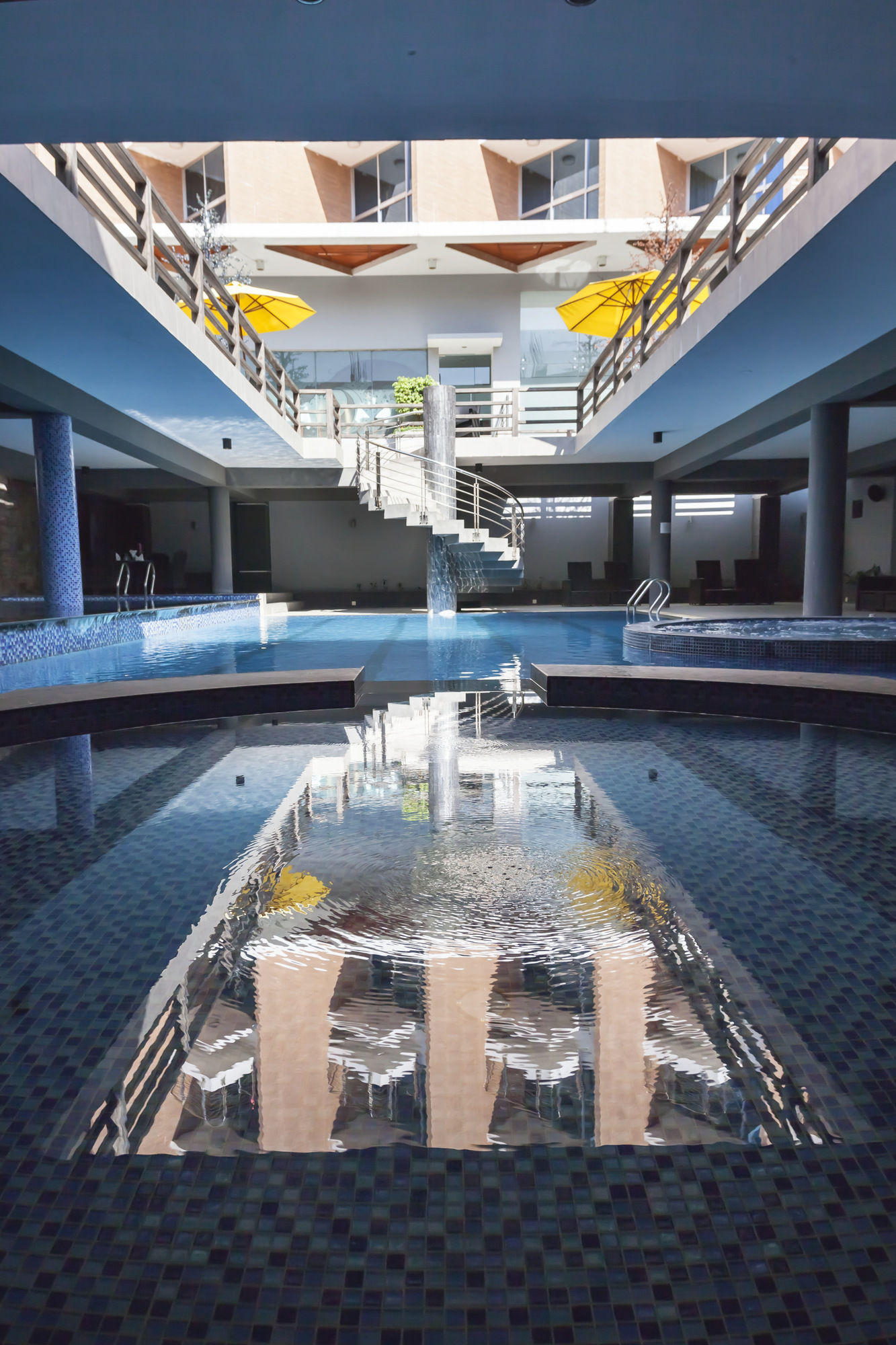 Фото Long Beach Hotel