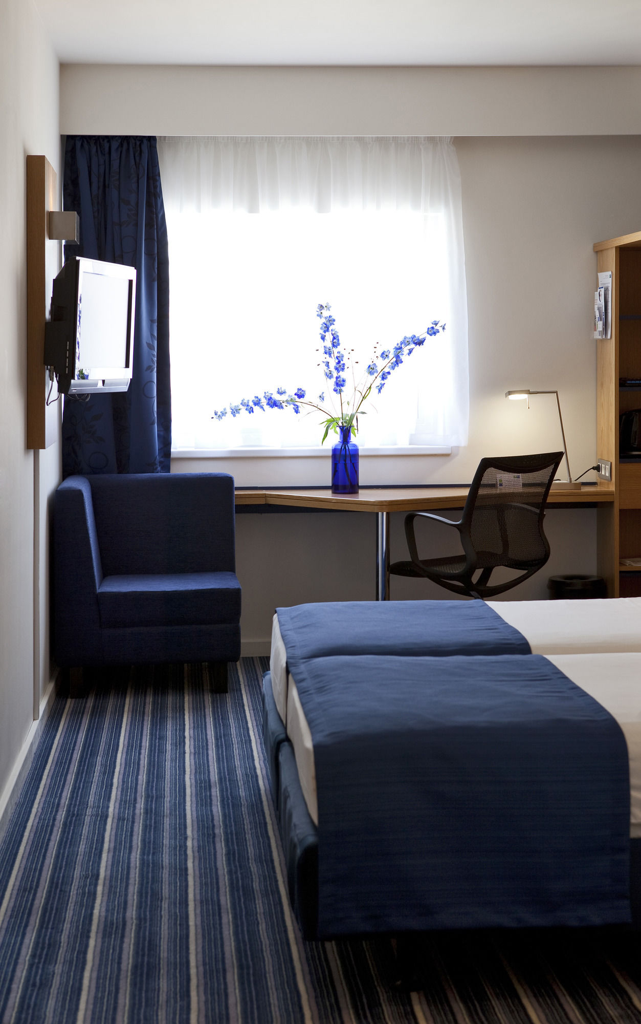 Фото Holiday Inn Express Mechelen City Centre an Ihg Hotel