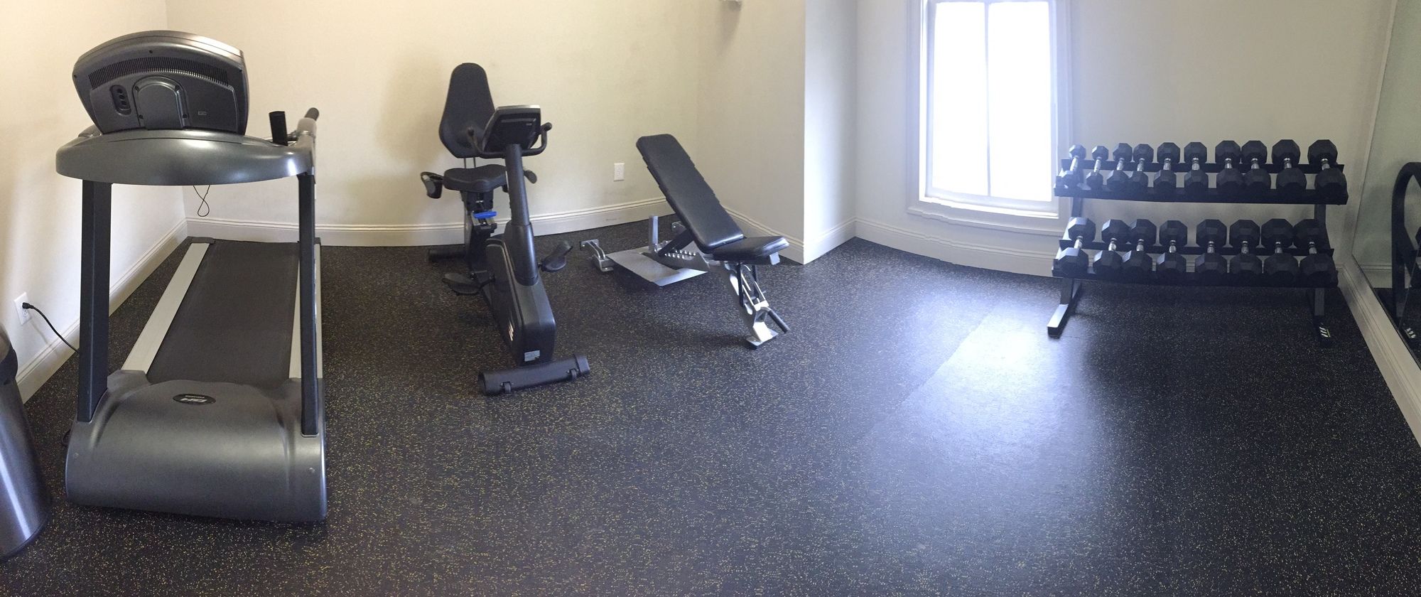 Фото White House Hotel