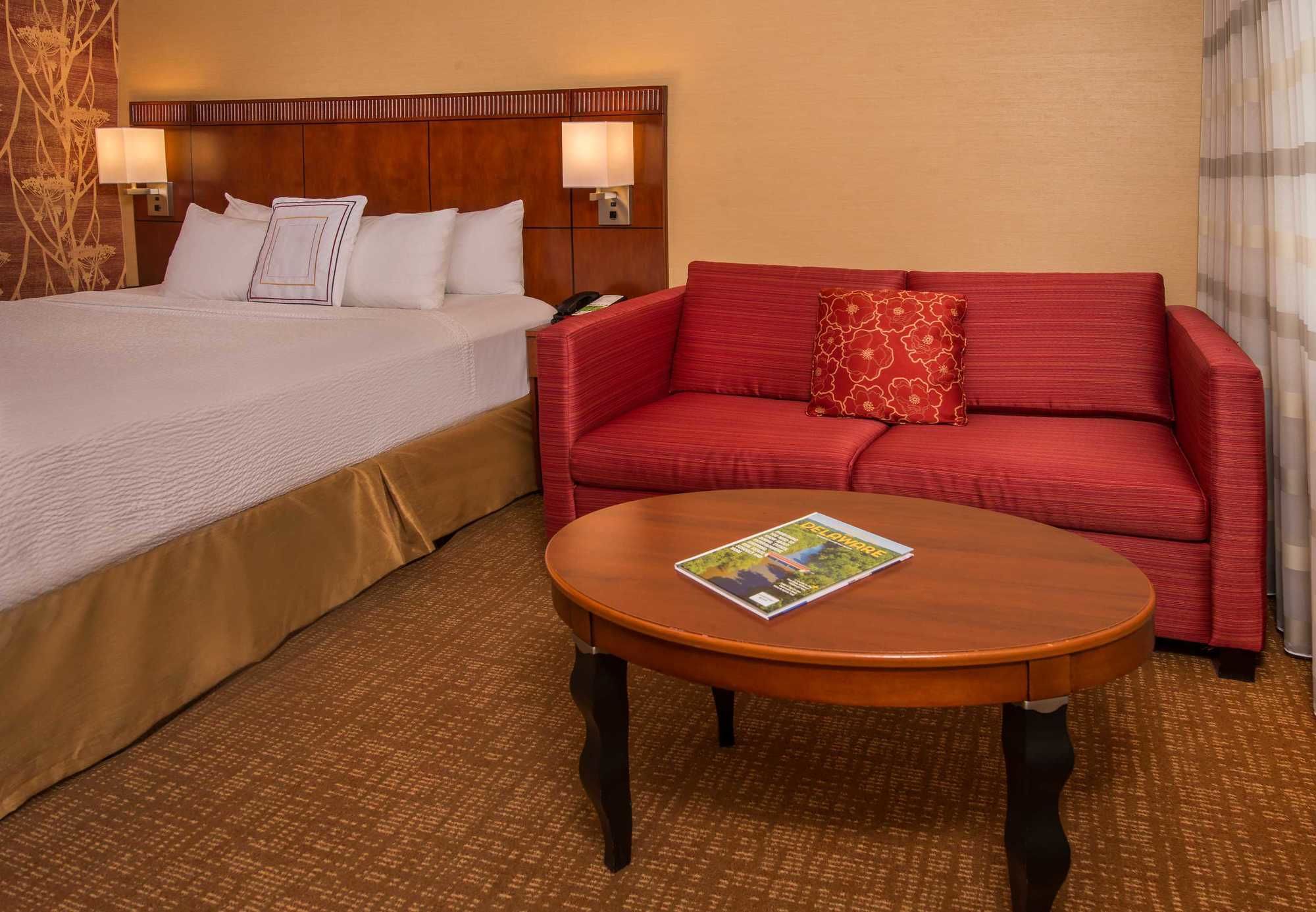 Фото Courtyard by Marriott Newark-University of Delaware