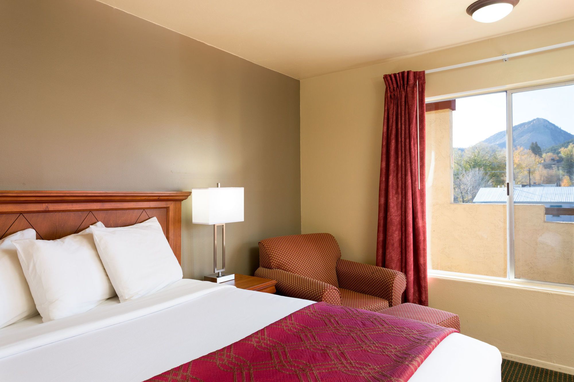 Фото Econo Lodge Inn & Suites Durango