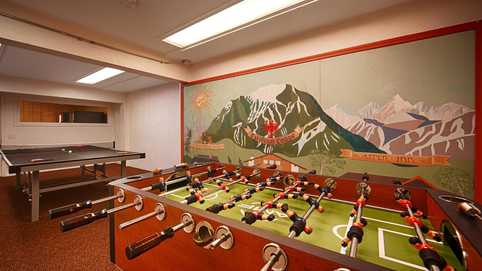 Фото Best Western Tyrolean Lodge