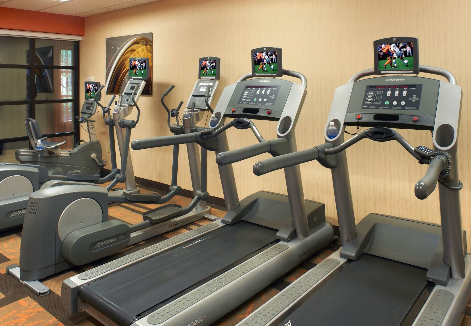 Фото Courtyard by Marriott Cincinnati-Covington