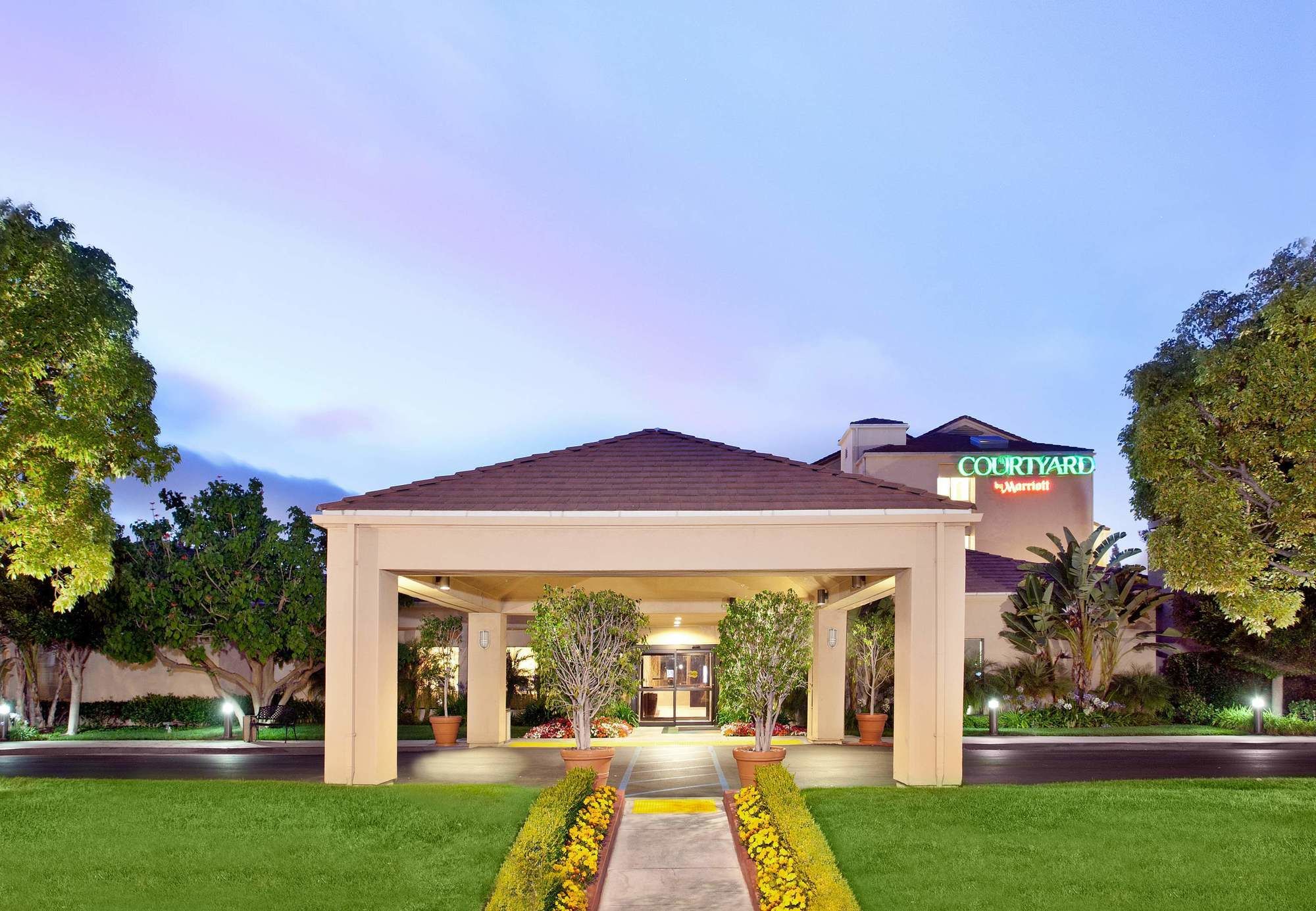 Фото Courtyard by Marriott Costa Mesa South Coast Metro