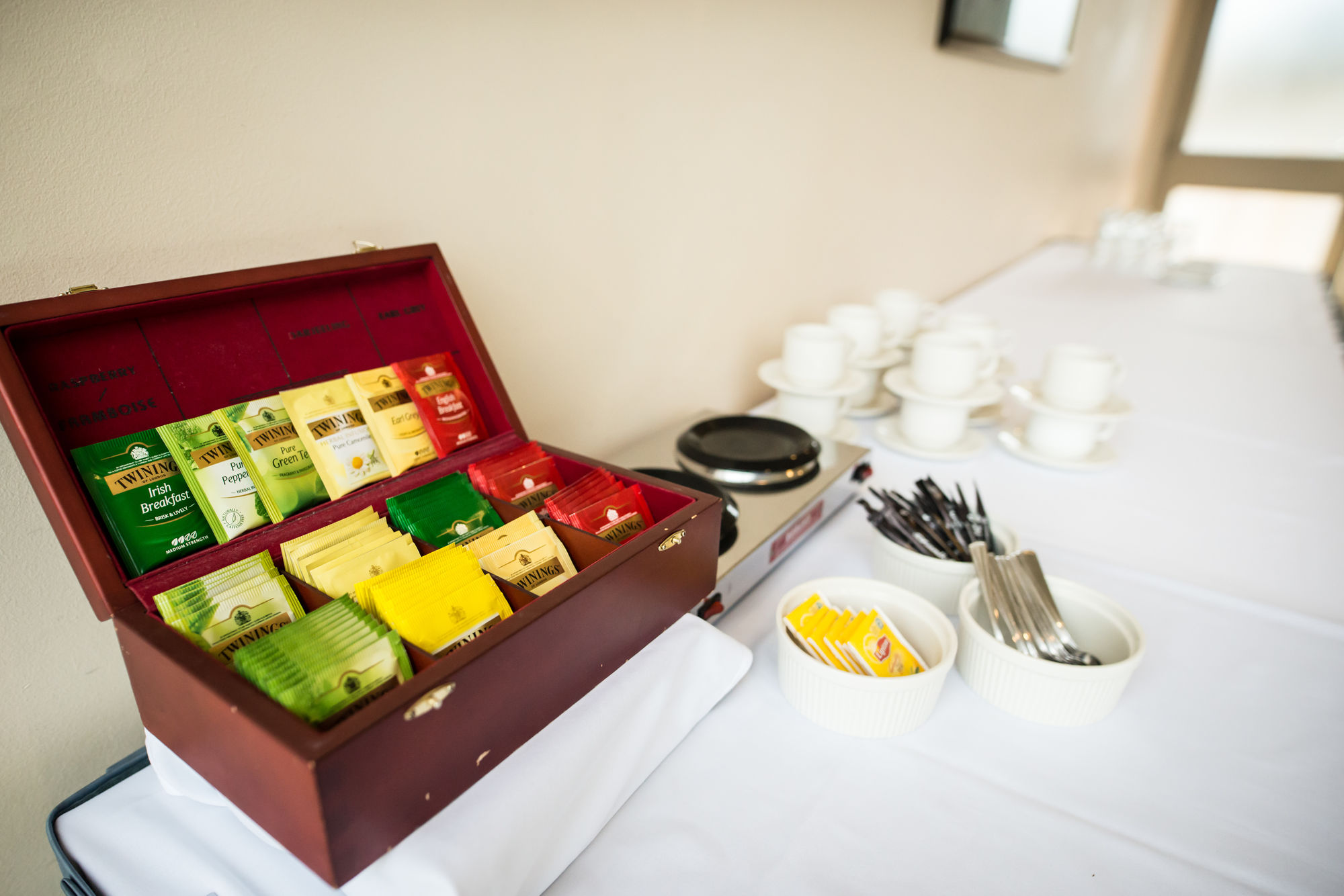 Фото Best Western Airport Motel And Convention Centre