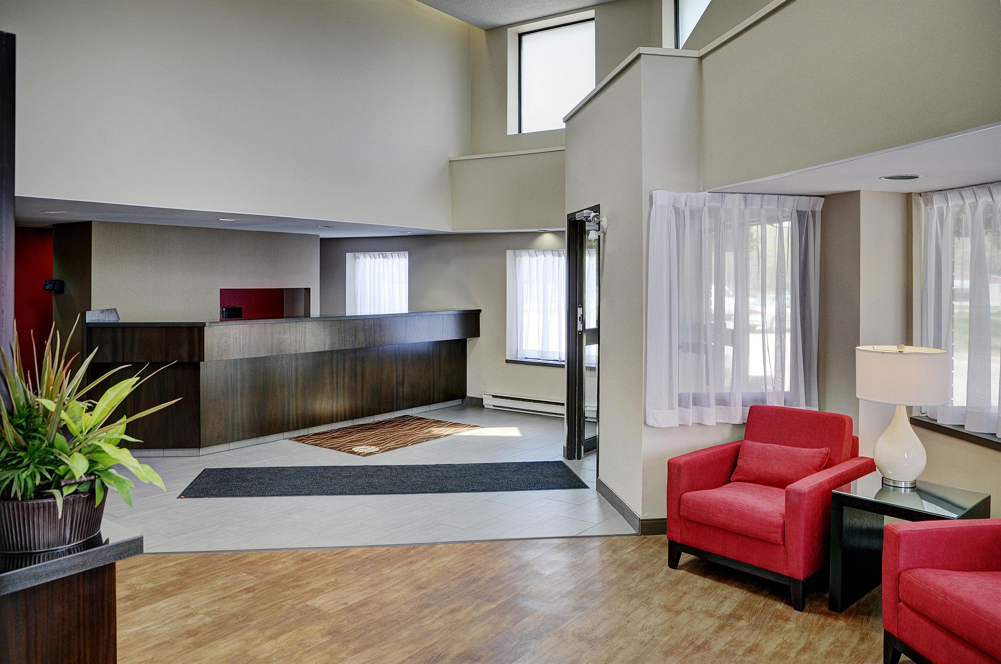 Фото Comfort Inn East