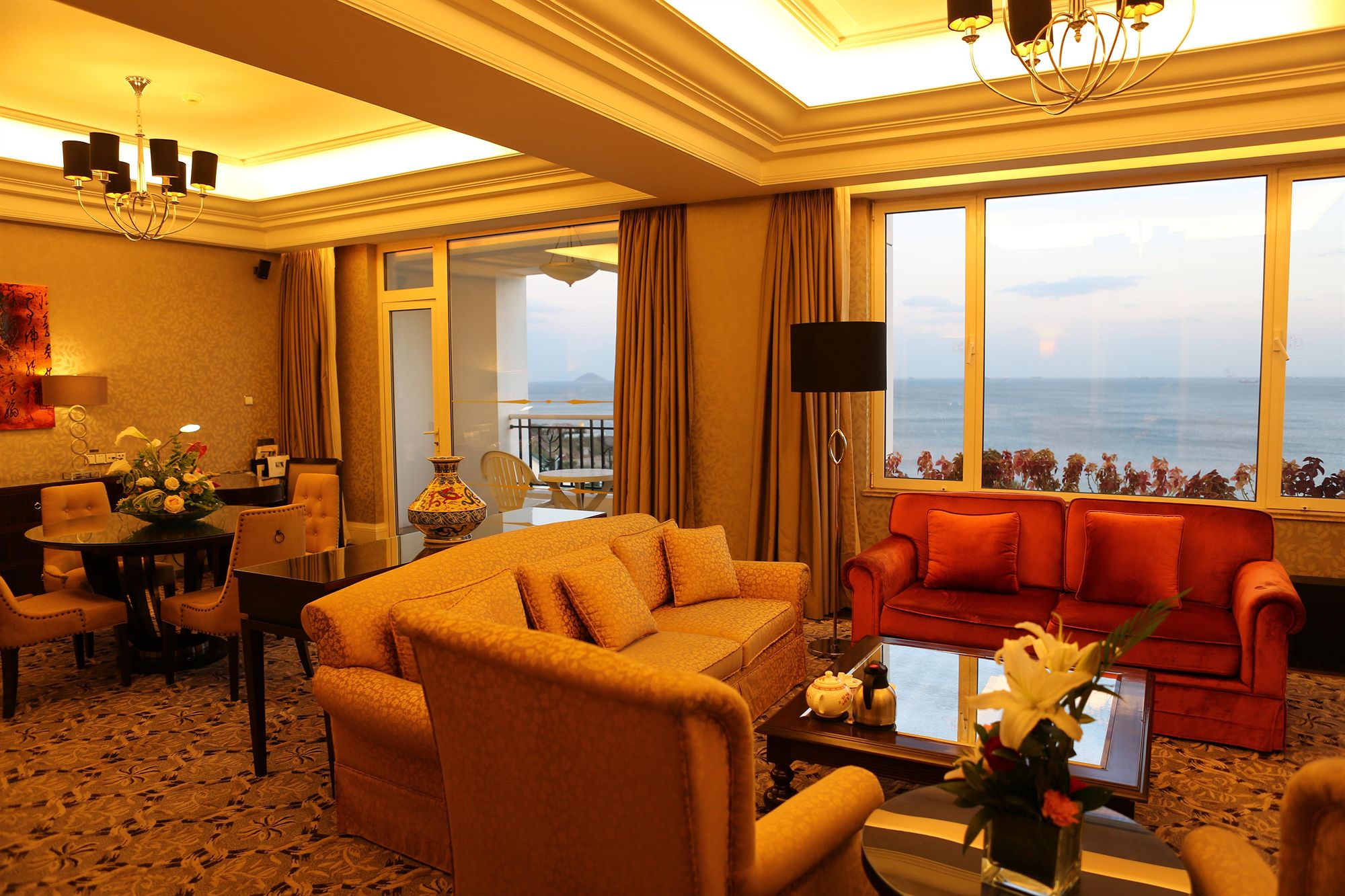 Фото Qingdao Seaview Garden Hotel