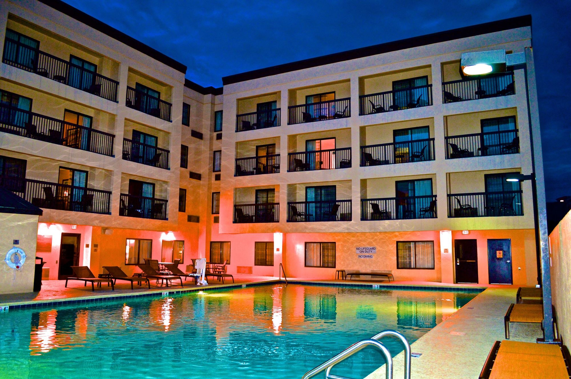 Фото Courtyard by Marriott Vanderbilt-West End