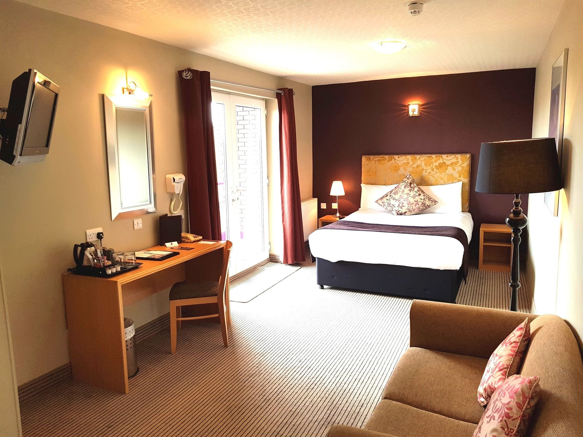 Фото Antoinette Hotel Wimbledon